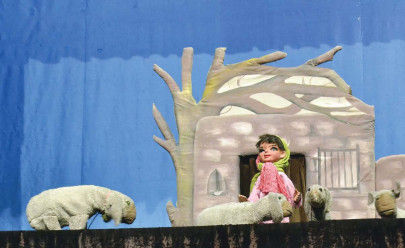 playing puppets in multan playing puppets in multan