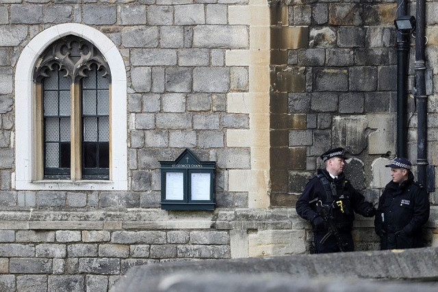 police officers stand on duty at windsor castle in windsor britain april 1 2018 picture taken april 1 2018 photo reuters