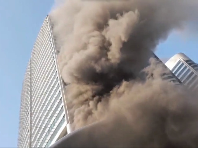 a fire erupted at the third floor of centaurus mall in islamabad on october 09 2022 photo screen grab