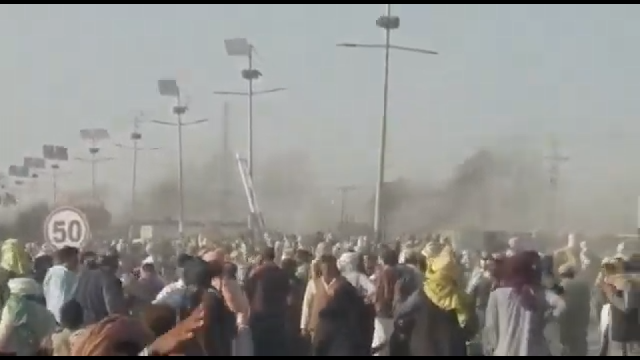 hundreds of protesters ransack quarantine centre near chaman border screengrab hundreds of protesters ransack quarantine centre near chaman border screengrab