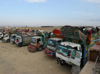 border trade halts after pakistan imposes restrictions on afghans border trade halts after pakistan imposes restrictions on afghans