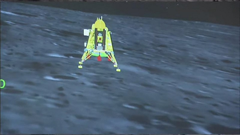 this handout screen grab taken and received from the live feed of indian space research organisation isro website on august 23 2023 shows the successful lunar landing of chandrayaan 3 spacecraft on the south pole of the moon photo afp