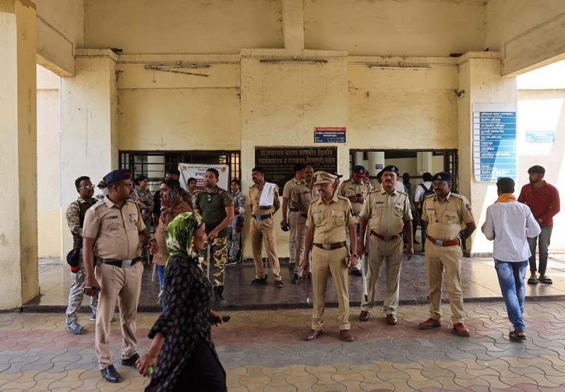 policemen stand guard inside the shankarrao chavan government medical college and hospital in nanded india october 3 2023 photo reuters