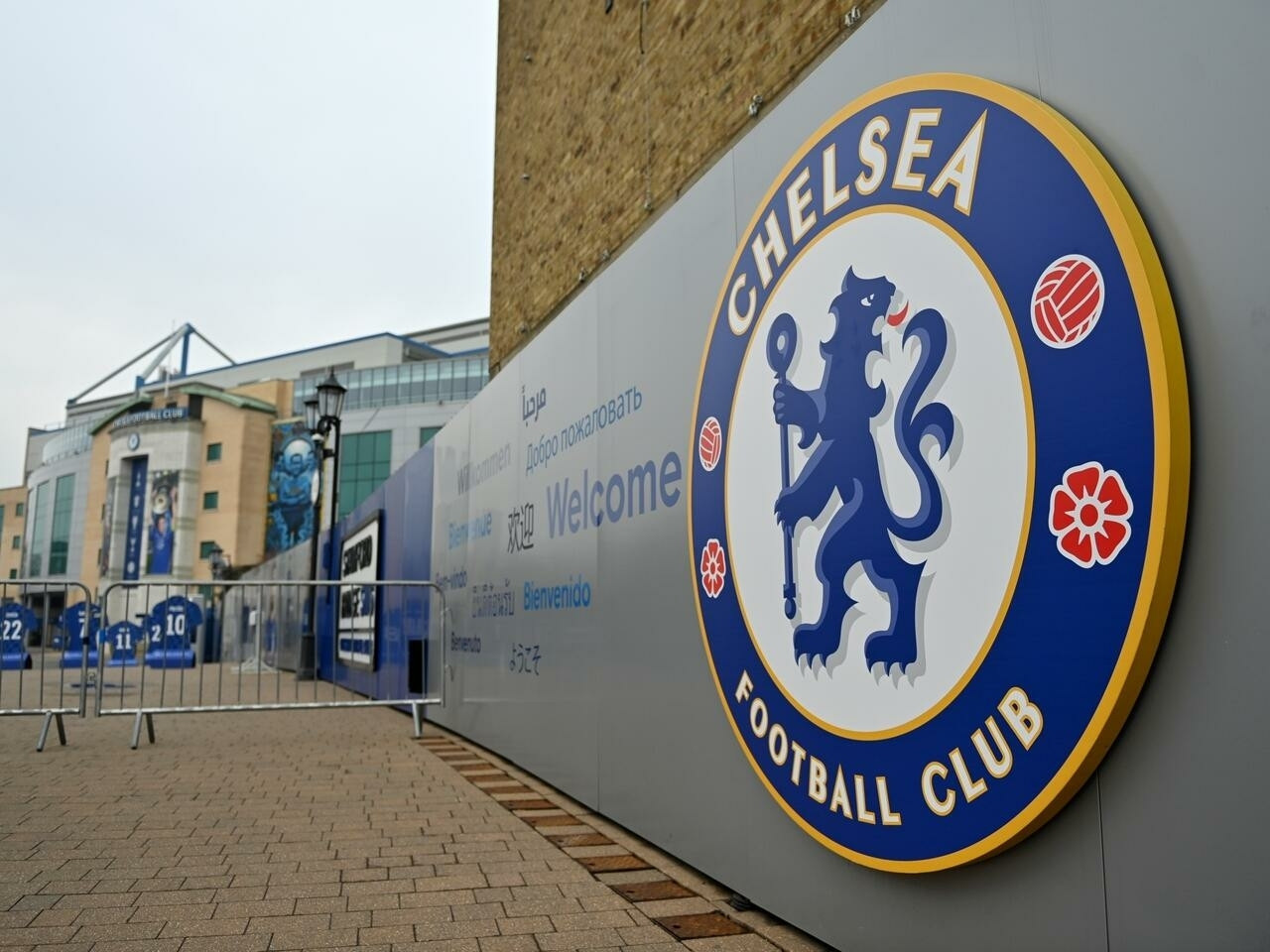 Photo of Turkish billionaire Bayrak enters race to buy Chelsea