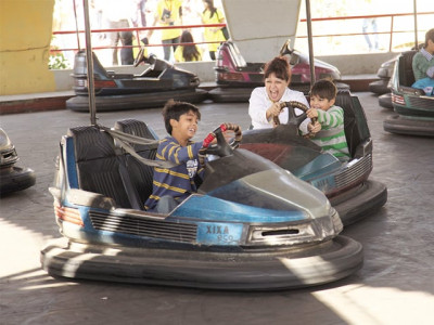 sunny sunday volunteers families team up for a good cause