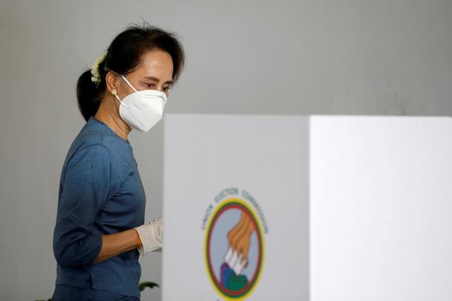 myanmar state counselor aung san suu kyi arrives for an early vote ahead of the november 8 general election in naypyitaw myanmar october 29 2020 photo reuters