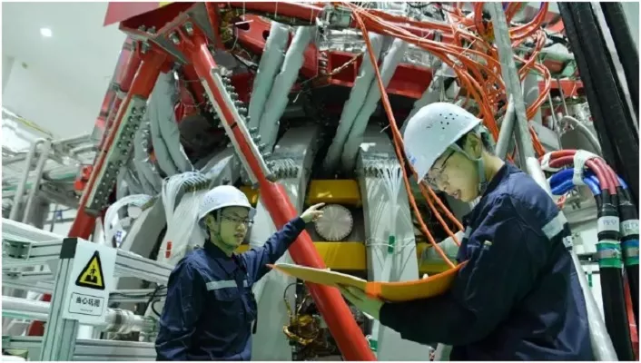 the hl 2m tokamak reactor is china s largest and most advanced nuclear fusion experimental research device and can reach temperatures of over 150 million degrees celsius photo afp the hl 2m tokamak reactor is china s largest and most advanced nuclear fusion experimental research device and can reach temperatures of over 150 million degrees celsius photo afp