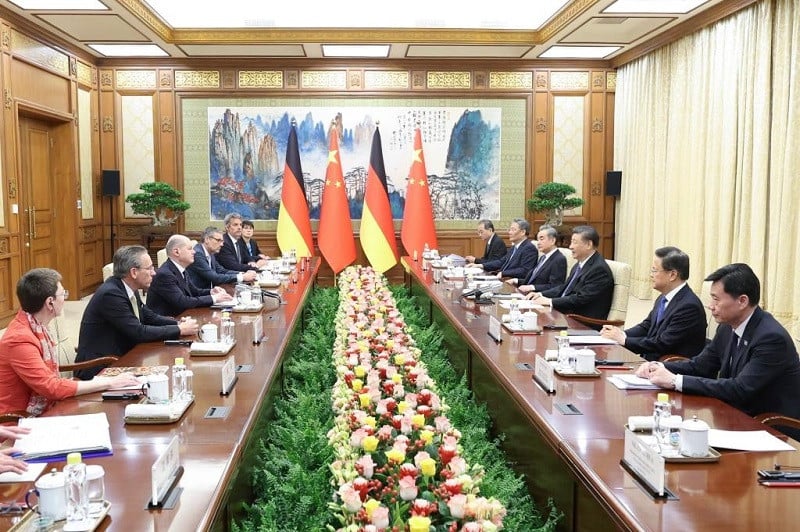 Chinese President Xi Jinping meets with German Chancellor Olaf Scholz at the Diaoyutai State Guesthouse in Beijing, China, April 16, 2024. PHOTO: XINHUA