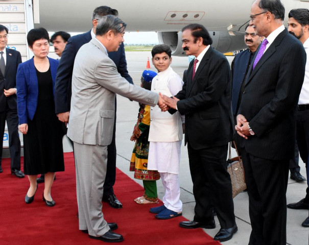 interior minister rana sanaullah welcomes china s vice premier he lifeng in islamabad on july 30 2023 photo pid interior minister rana sanaullah welcomes china s vice premier he lifeng in islamabad on july 30 2023 photo pid