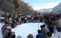 snow cripples k p 9 dead in chitral