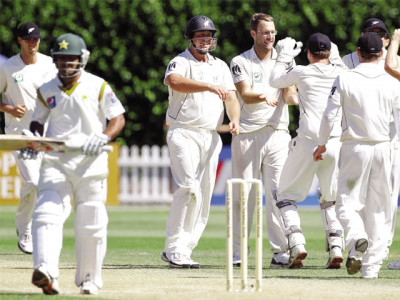 pakistan lose steam in second test