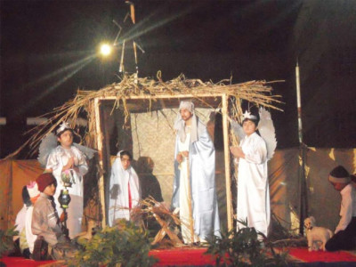 in the spirit christmas may not be white in this city but it s still the coolest time of year