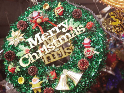 christmas shopping falls 70 per cent