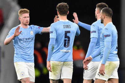 man city cruise into champions league quarter finals