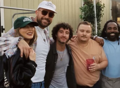 taylor swift and travis kelce spotted backstage at coachella with bleachers