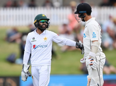 day two story lack of bowling plan hurts pakistan s chances against new zealand