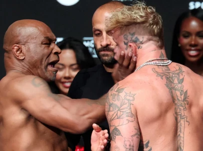 mike tyson vs jake paul paul wins on points as tyson struggles