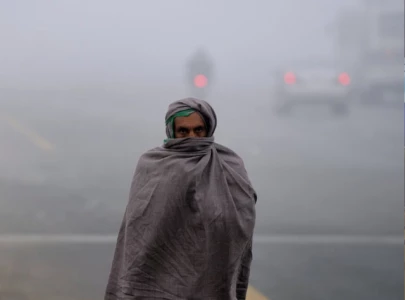 cold weather persists in karachi temperature could drop to 10 c