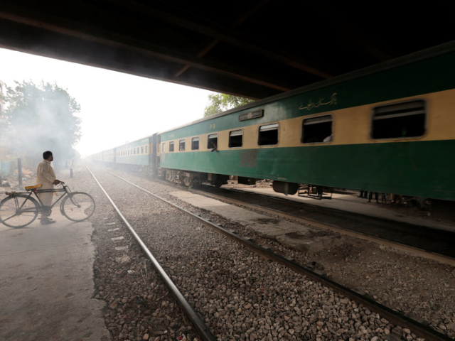 pakistan railways announces 10 reduction in train fares effective 23 september