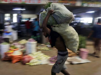 sri lanka s inflation turns negative at  1 7 for november