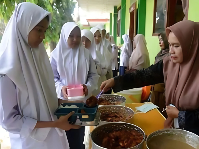 indonesia to launch 28 billion free meals programme to fight malnutrition indonesia to launch 28 billion free meals programme to fight malnutrition