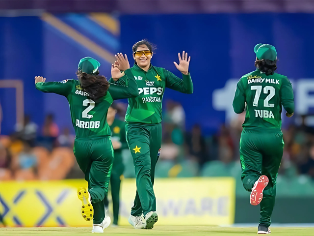 saadia iqbal is first pakistani woman to top icc t20 rankings saadia iqbal is first pakistani woman to top icc t20 rankings