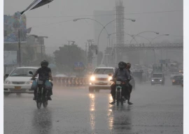 parts of karachi receive heavy to light rainfall