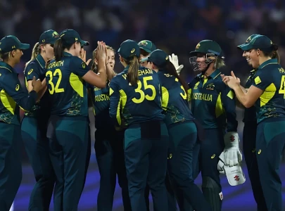 women s t20 world cup australia pulls off nine run victory over india