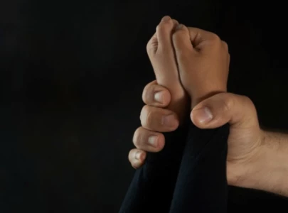 8 year old girl allegedly abducted from private school in karachi 8 year old girl allegedly abducted from private school in karachi