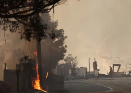 la wildfires threaten hollywood hills landmarks