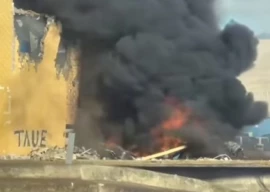 two killed as plane crashes into building in hawaii two killed as plane crashes into building in hawaii