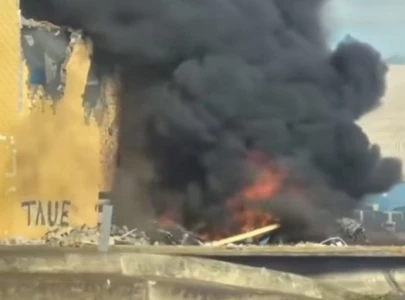 two killed as plane crashes into building in hawaii