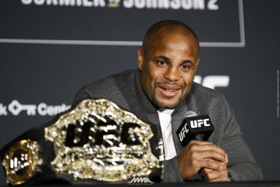 cormier aims to reclaim ufc belt to crown storied career
