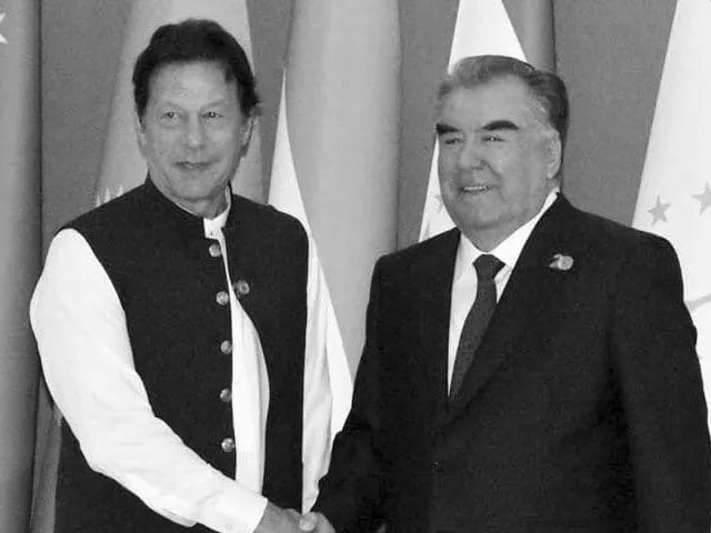 pakistan prime minister imran khan is greeted by president of tajikistan emomali rahmon photo facebook imrankhan pakistan prime minister imran khan is greeted by president of tajikistan emomali rahmon photo facebook imrankhan