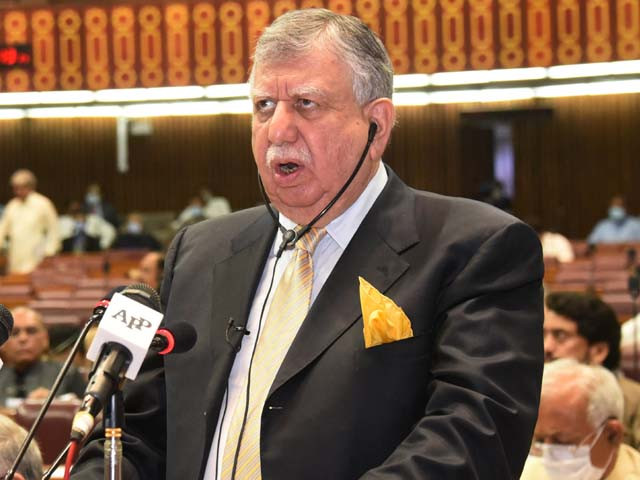 pakistan s finance minister shaukat tarin pictured on june 11 2021 photo afp