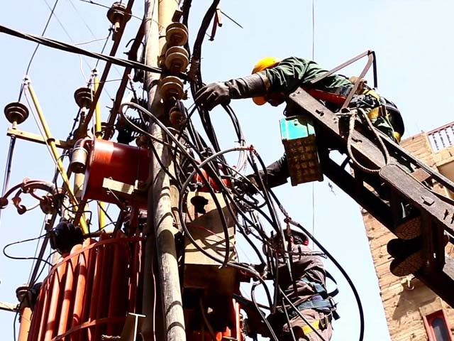 Photo of Power not fully restored in parts of Pakistan 24 hours after 'fault'