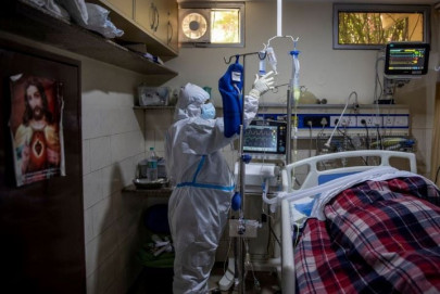 vaccination centres close in mumbai as india posts another record rise in covid 19 vaccination centres close in mumbai as india posts another record rise in covid 19