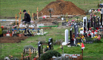 uk passes 100 000 covid 19 deaths with many more to come uk passes 100 000 covid 19 deaths with many more to come