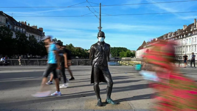 virus surges worldwide as public loses faith in authorities