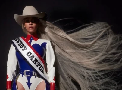beyonce makes history as the first black woman to top billboard country album charts beyonce makes history as the first black woman to top billboard country album charts