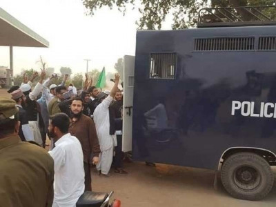 police detain tlp workers leaders ahead of nov 15 protest police detain tlp workers leaders ahead of nov 15 protest