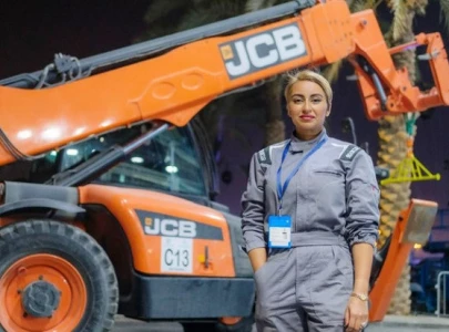saudi arabia appoints world s first female crane driver