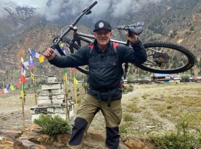british adventurer sets new world record for highest altitude bike ride on nepalese peak