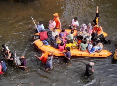 chennai flooded as heavy rains from cyclone michaung batter south india