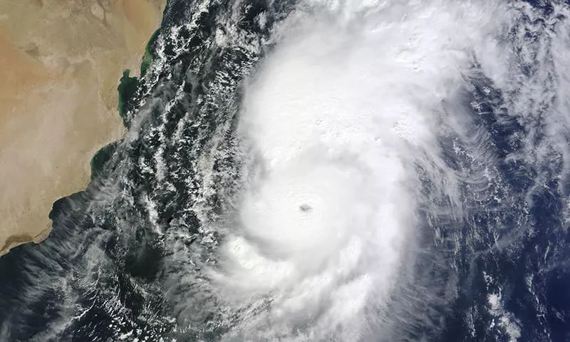 cyclone asna threatens karachi as pmd declares next 6 hours critical cyclone asna threatens karachi as pmd declares next 6 hours critical