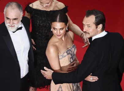 jude law and alicia vikander unrecognisable as henry viii and katherine parr in firebrand