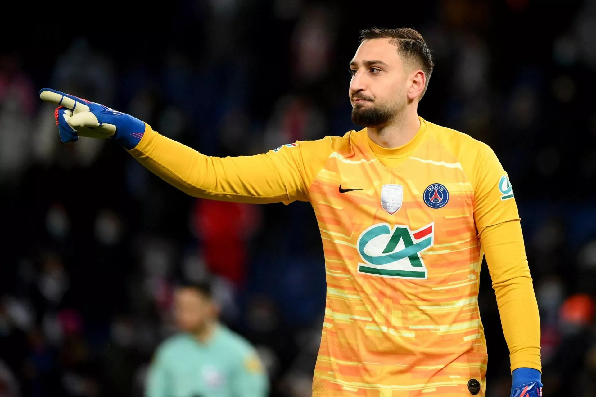 donnarumma tied up during break in at paris home source donnarumma tied up during break in at paris home source