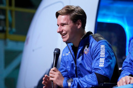 dutch teen on space flight told bezos he had never ordered from amazon