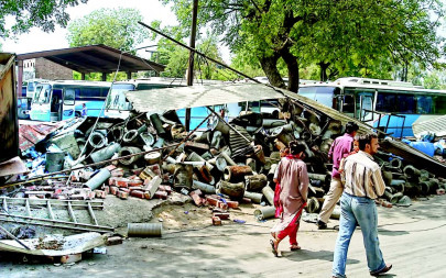 zoning dispute daewoo suspends urban bus service