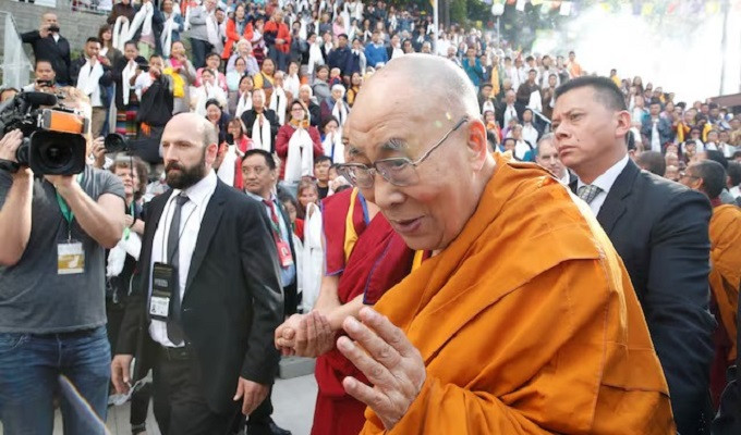 tibetan spiritual leader the dalai lama arrives for his visit to the tibet institute rikon in rikon switzerland september 21 2018 photo reuters